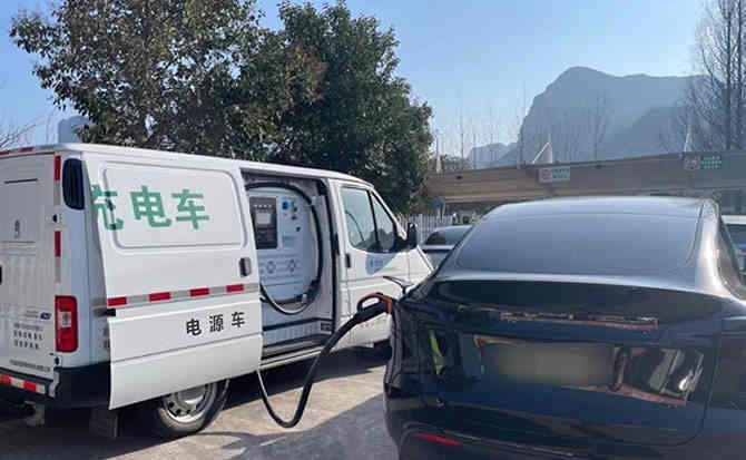 石棉汽车搭电